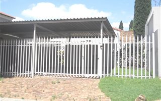 2 Bedroom House in Marais Steyn Park