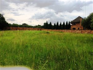 2895 m² Land available in North Riding AH