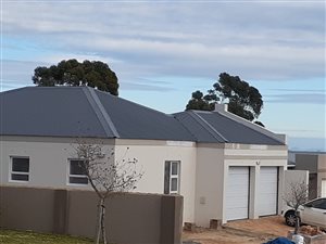 3 Bed House in Somerset West Central