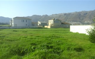 505 m² Land available in Fairview Golf Estate