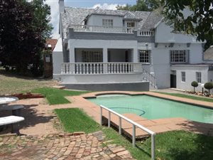 10 Bed House in Bramley