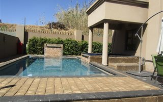 5 Bedroom Cluster in Woodmead