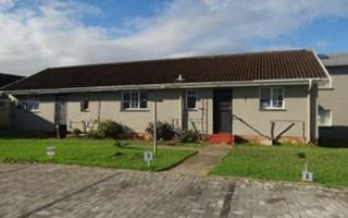 2 Bedroom Townhouse in Van Der Stel