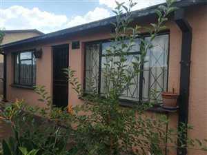 2 Bed House in Naledi
