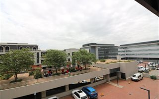 125 m² Commercial space in New Town Centre