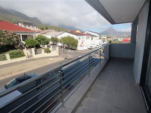 2 Bed Apartment in Walmer Estate