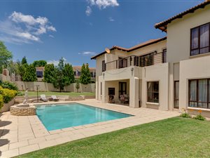 4 Bed Cluster in Maroeladal