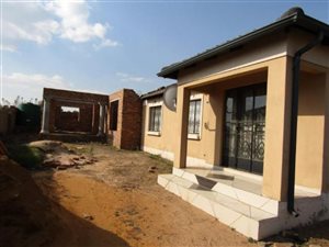 3 Bed House in Tasbet Park