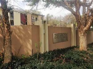 1 Bed Flat in Geelhoutpark
