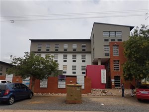 272 m² Commercial space in Hatfield