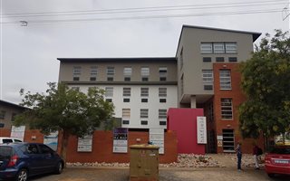272 m² Commercial space in Hatfield