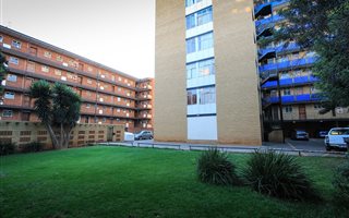 2 Bedroom Flat in Sunnyside