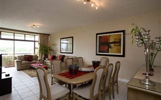 3 Bedroom Apartment in Melrose