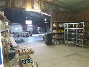 1 m² Commercial space in Kameeldrift West