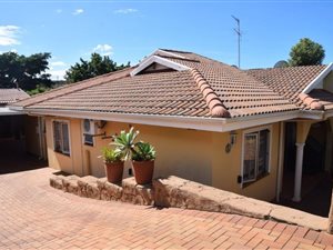 3 Bed House in Grove End