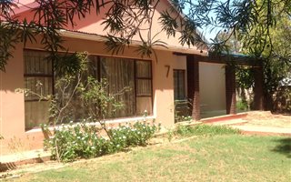 3 Bedroom House in Kirkwood