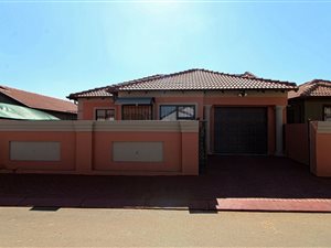 4 Bed House in Modderbee