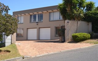 4 Bedroom House in Welgemoed