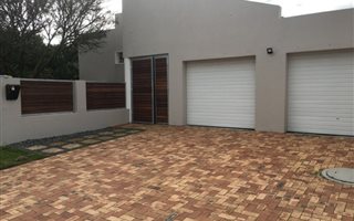 3 Bedroom House in Blouberg Sands