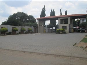 2 Bed Apartment in Boksburg Central