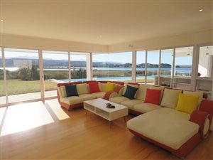 8.5 ha Farm in Goose Valley