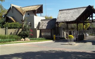 2 Bedroom Apartment in Douglasdale