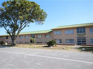 2 Bed Flat in Adcockvale