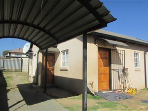 3 Bed Duet in Olievenhoutbosch