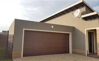 2 Bedroom Simplex in Brentwood Park