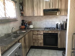 3 Bed Townhouse in Mondeor