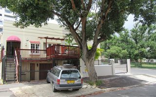 5 Bedroom House in Vredehoek