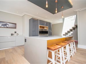4 Bed House in Hout Bay and surrounds