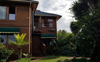 4 Bedroom House in Stilbaai