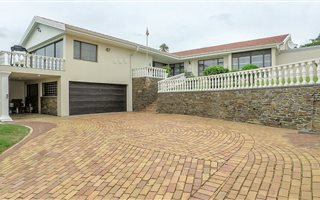5 Bedroom House in Durban North