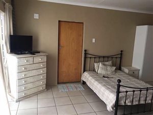 1 Bed Garden Cottage in Pari Park