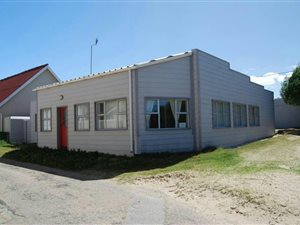 4 Bed House in Witsand
