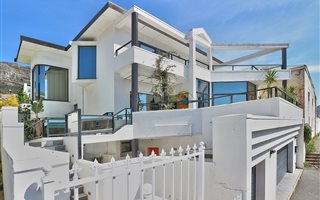 5 Bedroom House in Walmer Estate
