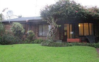 2 Bedroom Simplex in Cowies Hill Park