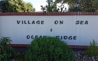980 m² Land available in Village On Sea