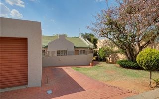 3 Bedroom Cluster in Bromhof