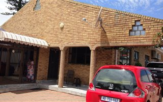 5 Bedroom House in Clare Hills