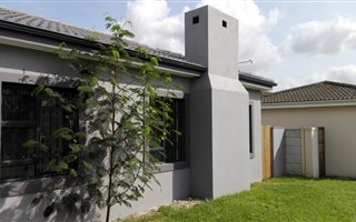 4 Bedroom House in Eikenbosch