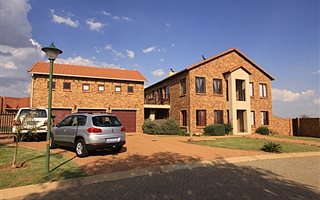 4 Bedroom House in Aqua Vista