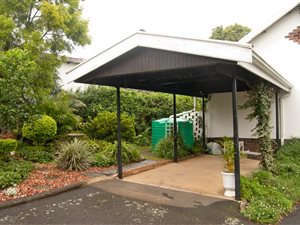 1 Bedroom Garden Cottage in Clarendon