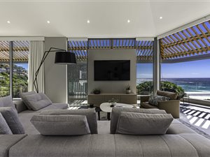 3 Bed Apartment in Llandudno
