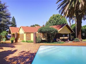 4 Bed House in Beverley Gardens