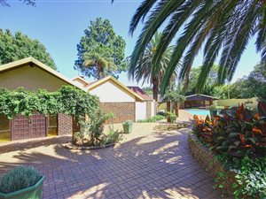 4 Bedroom House in Beverley Gardens