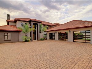 4 Bed House in Hazeldean (Silverlakes Surroundings)
