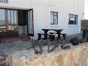 2 Bed Apartment in Stilbaai