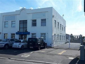 448 m² Commercial space in Tableview
